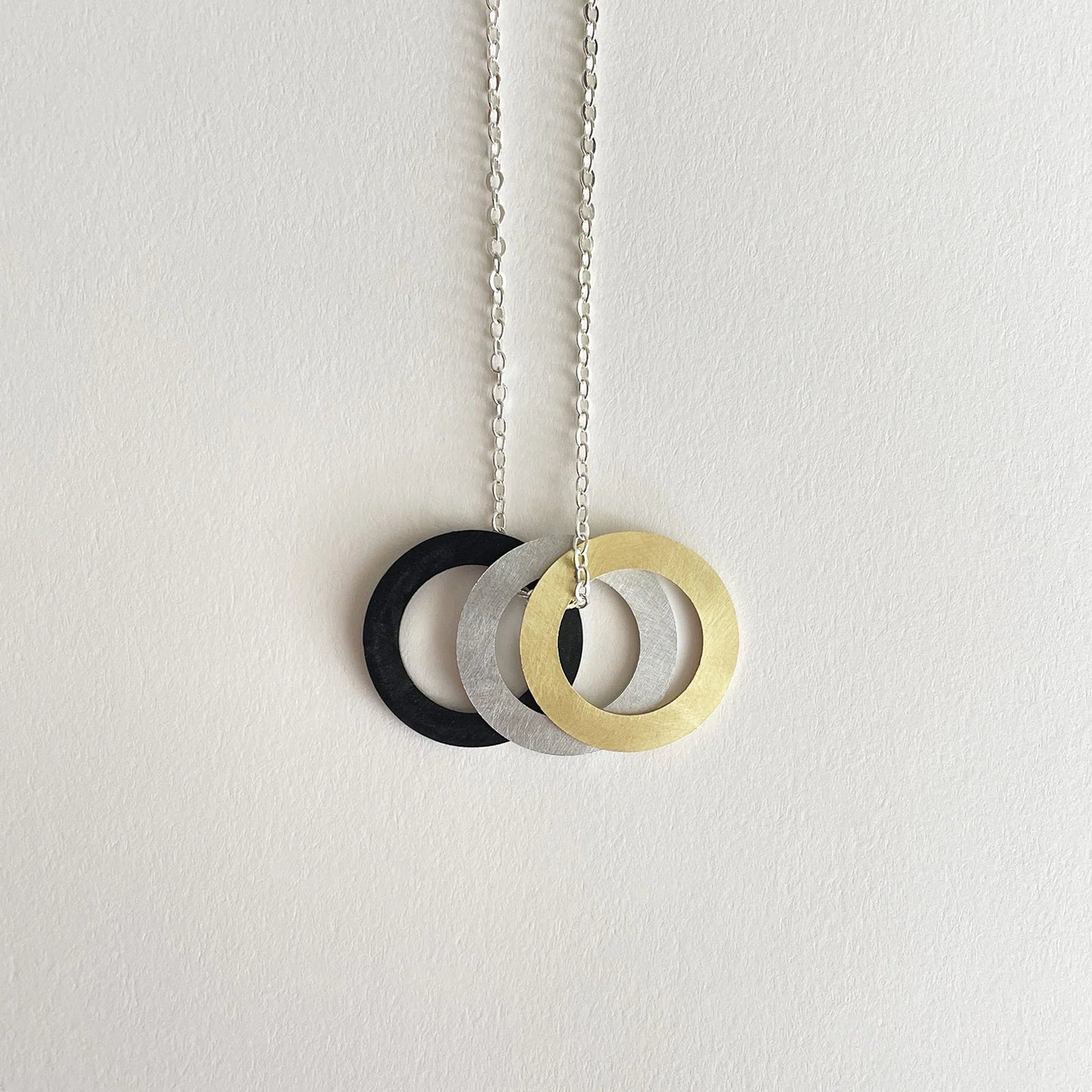 Hoop Necklace Black