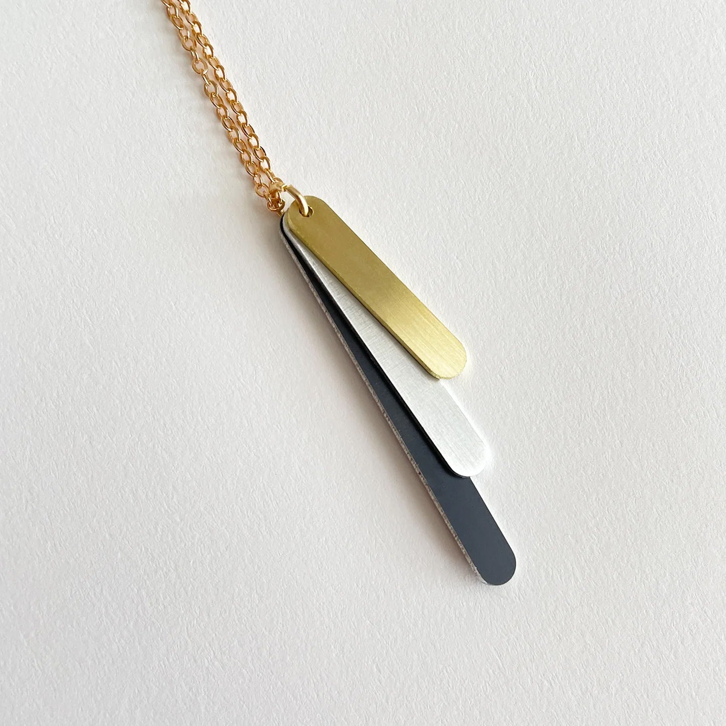 Capsule Drop Necklace Black