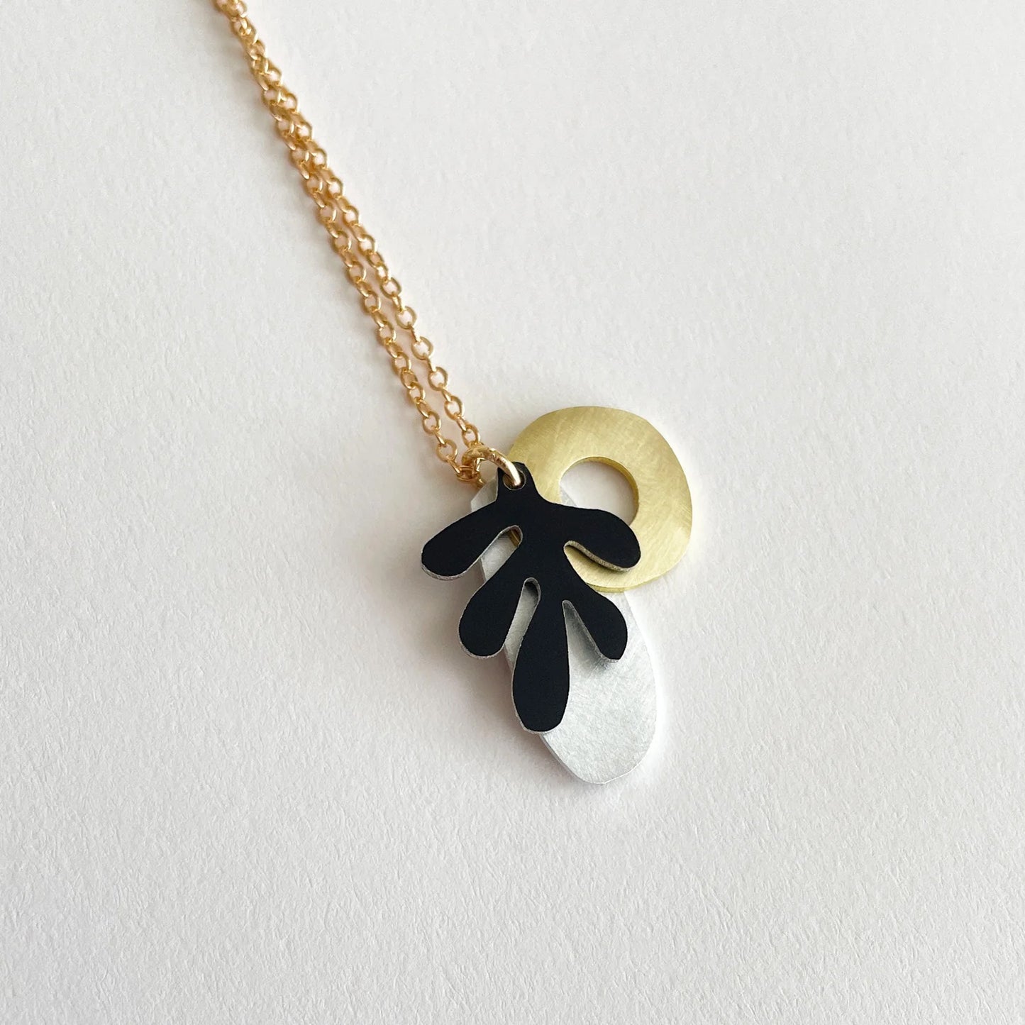 Tideline Necklace Black
