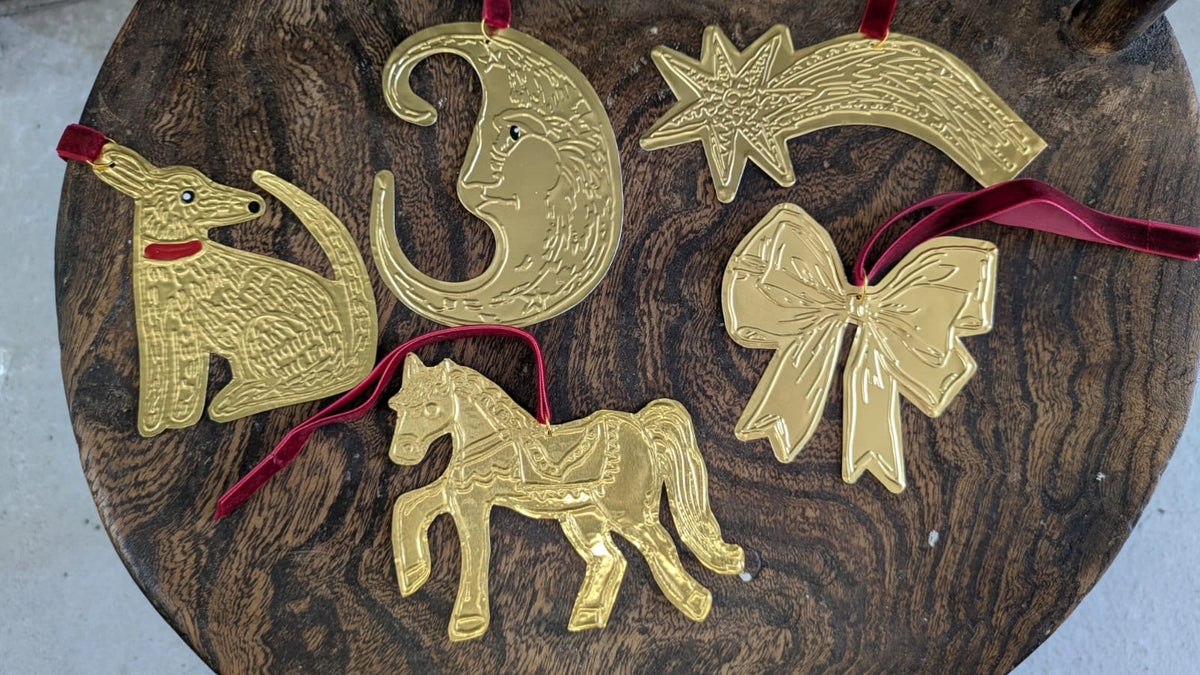 Tin Embossing Bow Ornament with Ribbon