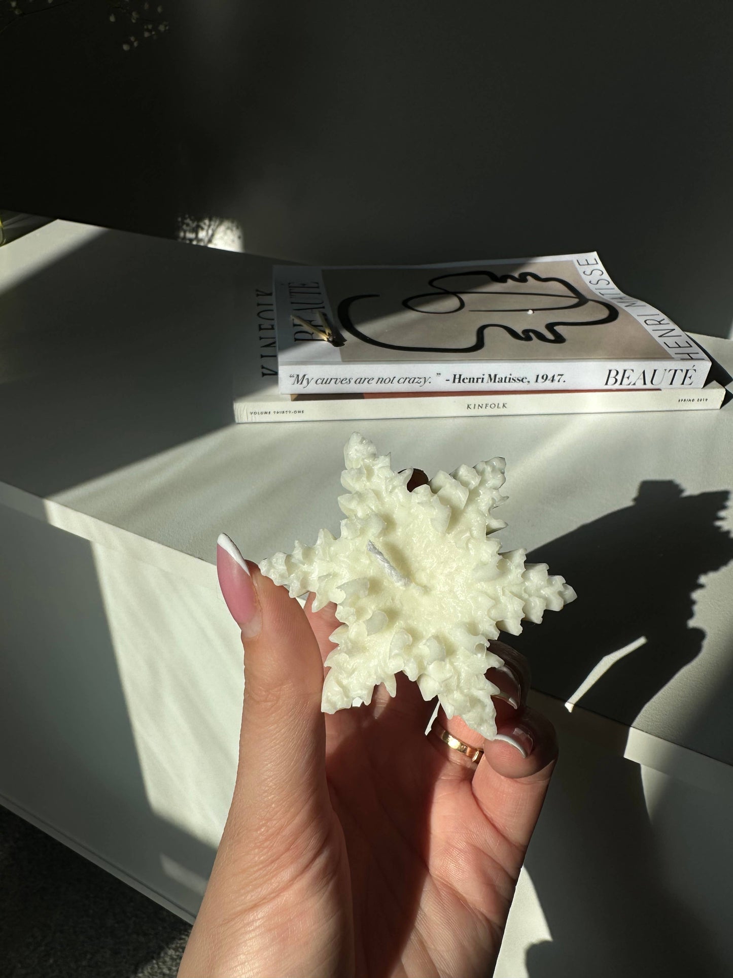 Small Snowflake Candle in White