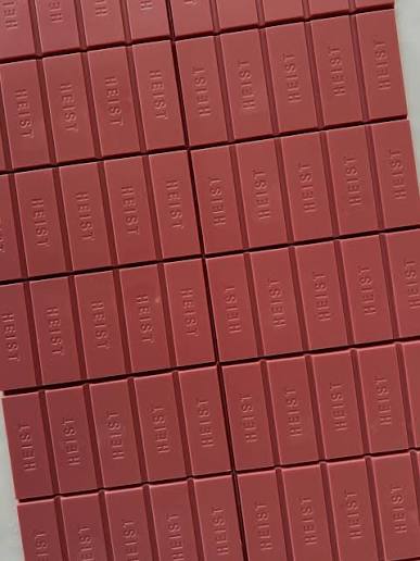 Heist Berries and Cream Chocolate Bar
