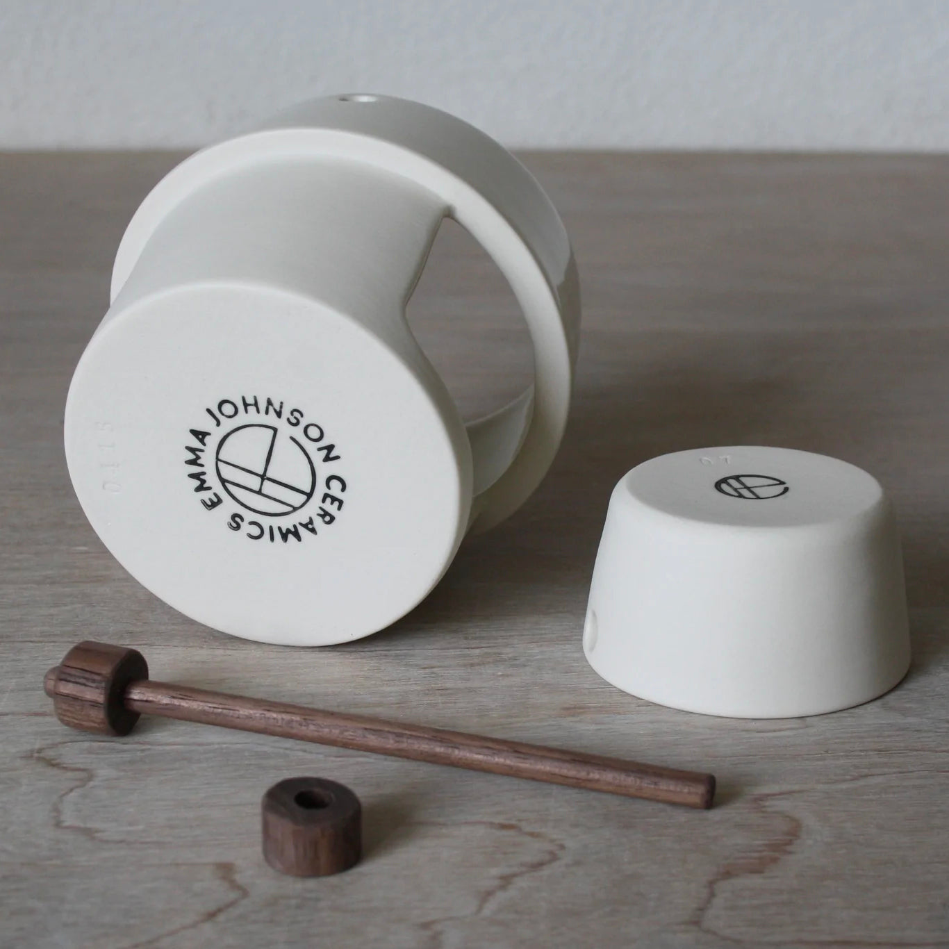 Ceramic Oil Burner in White