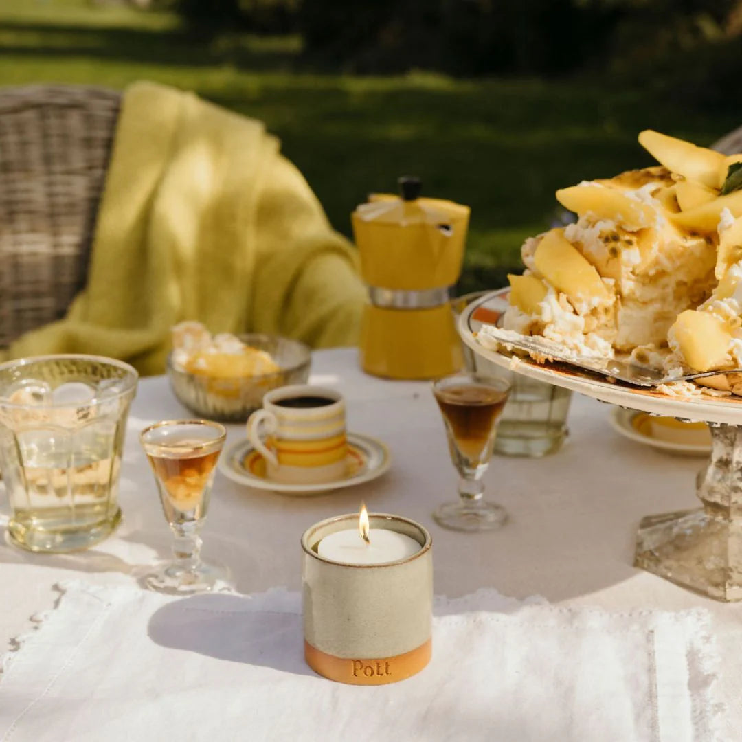 Outdoor Candle Terracotta Petite Pott with Citronella Candle
