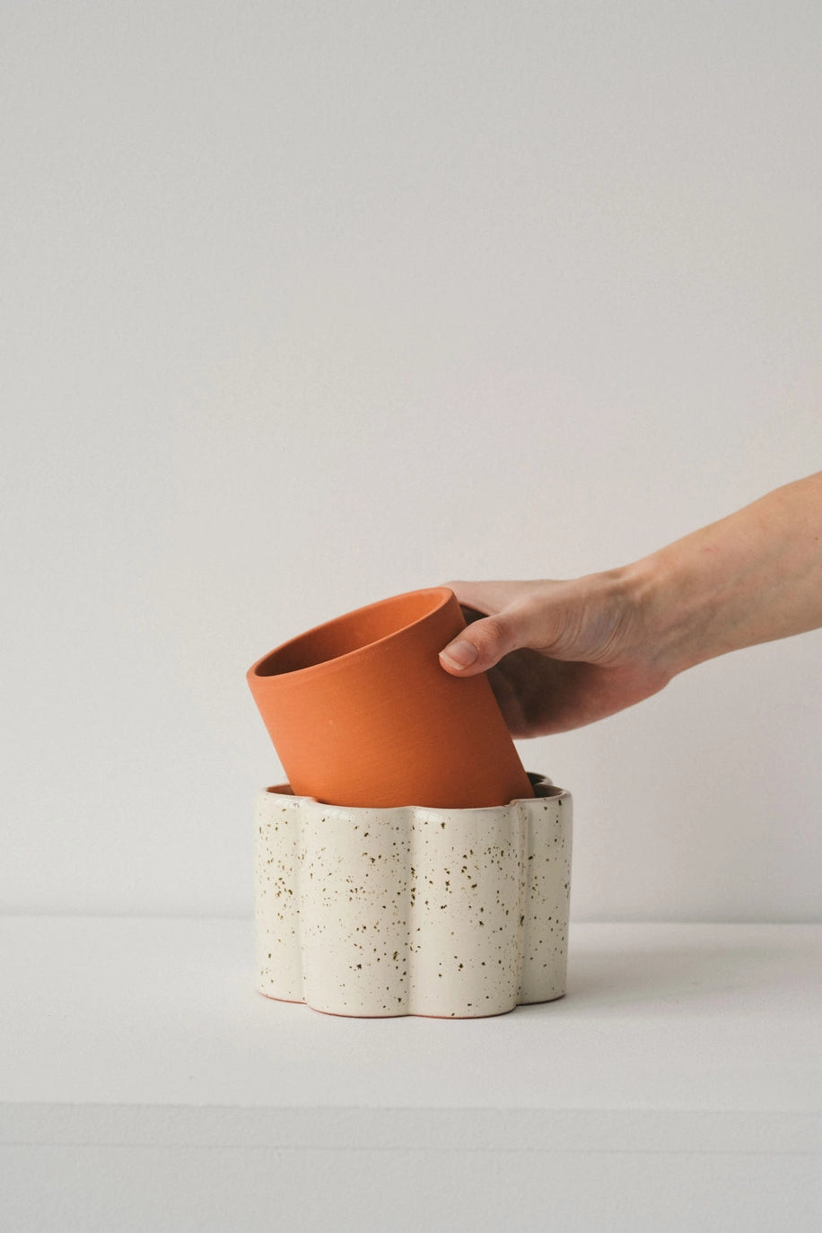 Paula - Speckled White Self Watering Pot