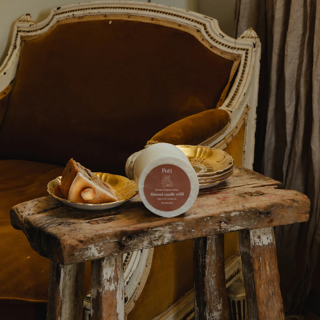 Speckle Pott with Almond Candle
