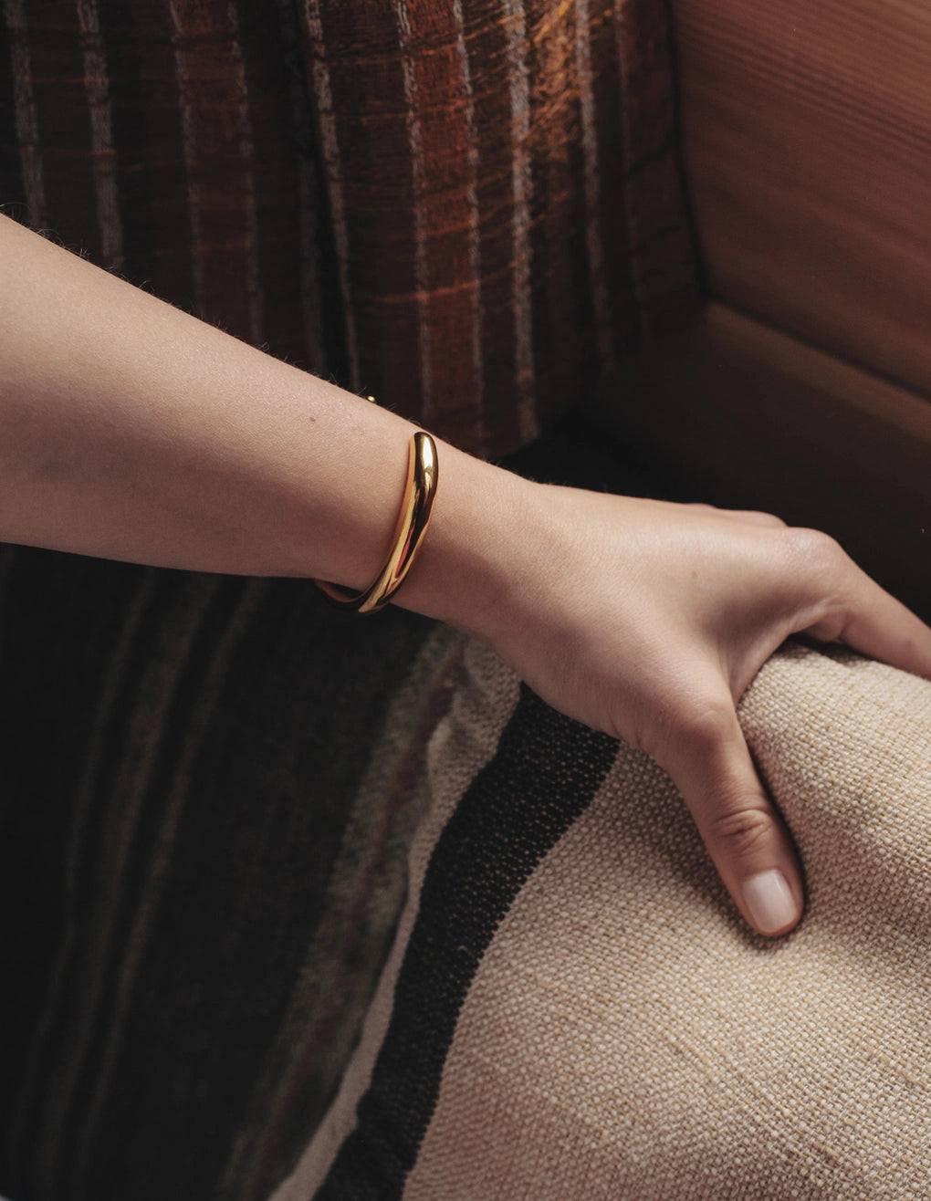 Bold Fluid Cuff Bangle in Gold