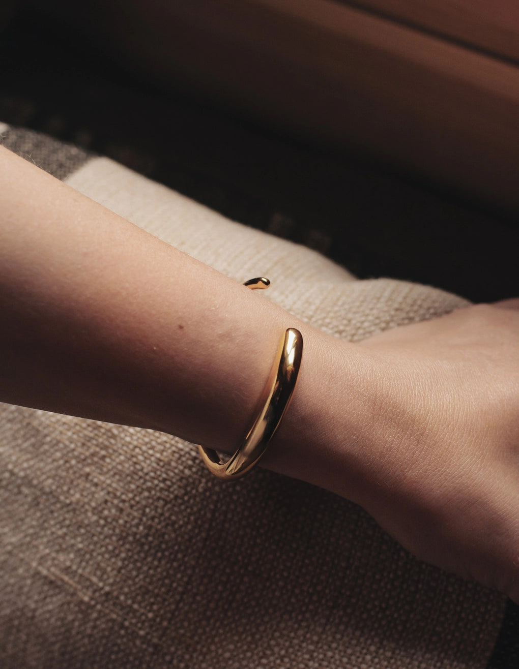 Bold Fluid Cuff Bangle in Gold