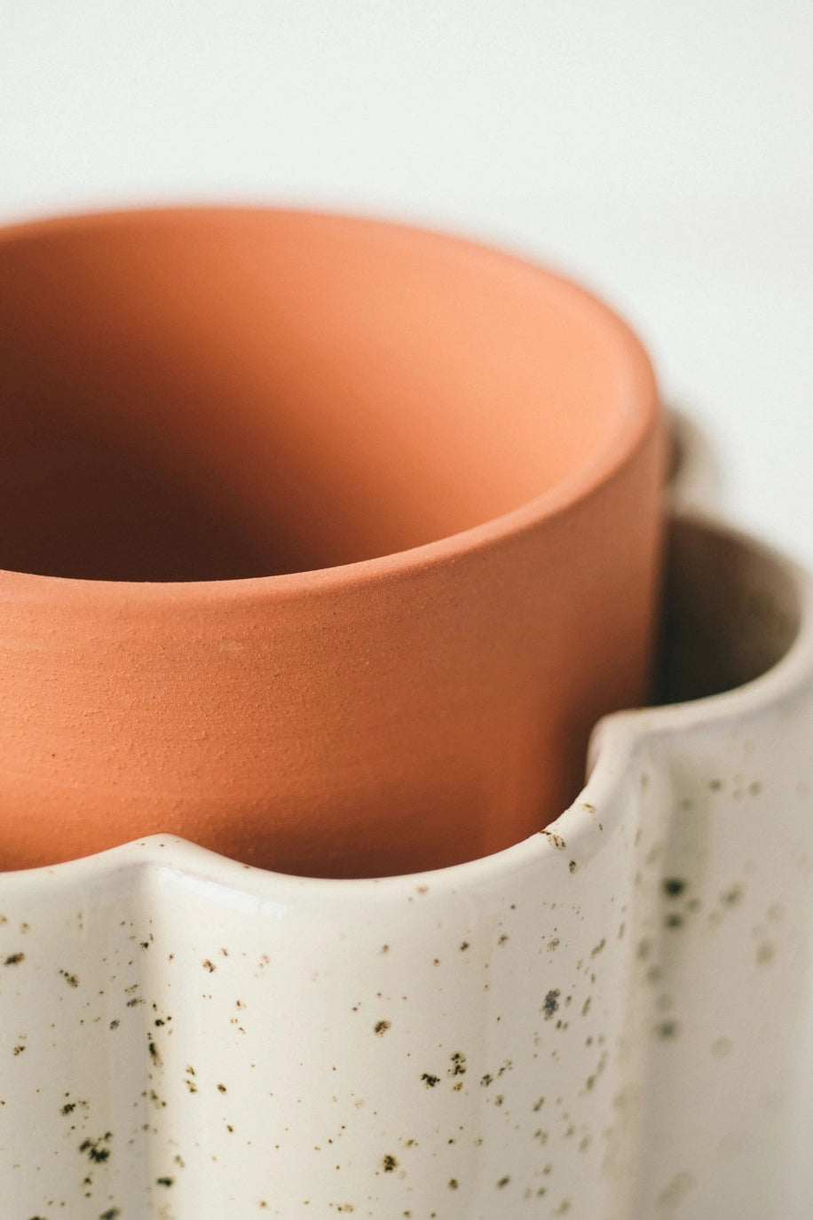 Paula - Speckled White Self Watering Pot