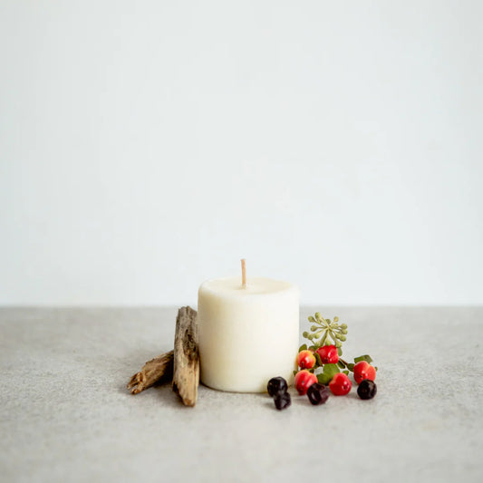 Petite Holly Pott with Baies Candle - Winter Edition