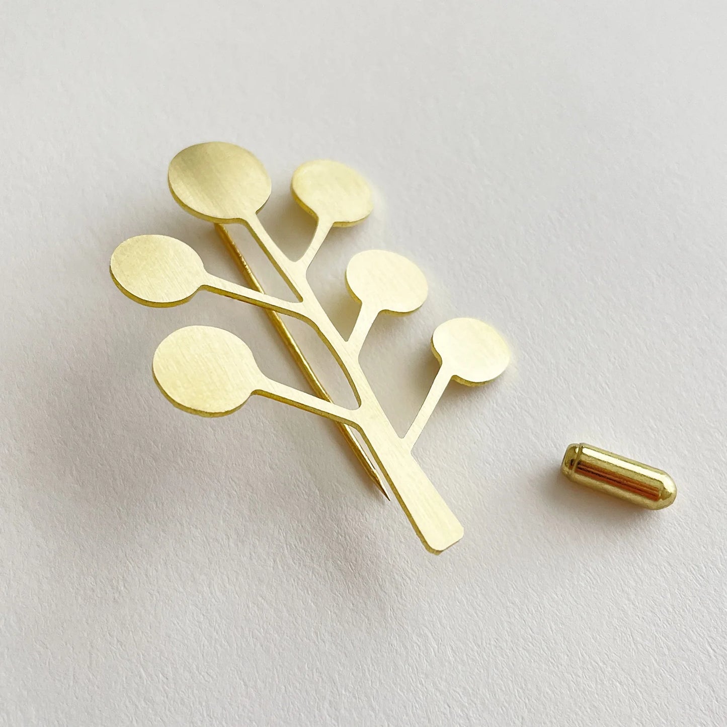 Kelp Brass Pin