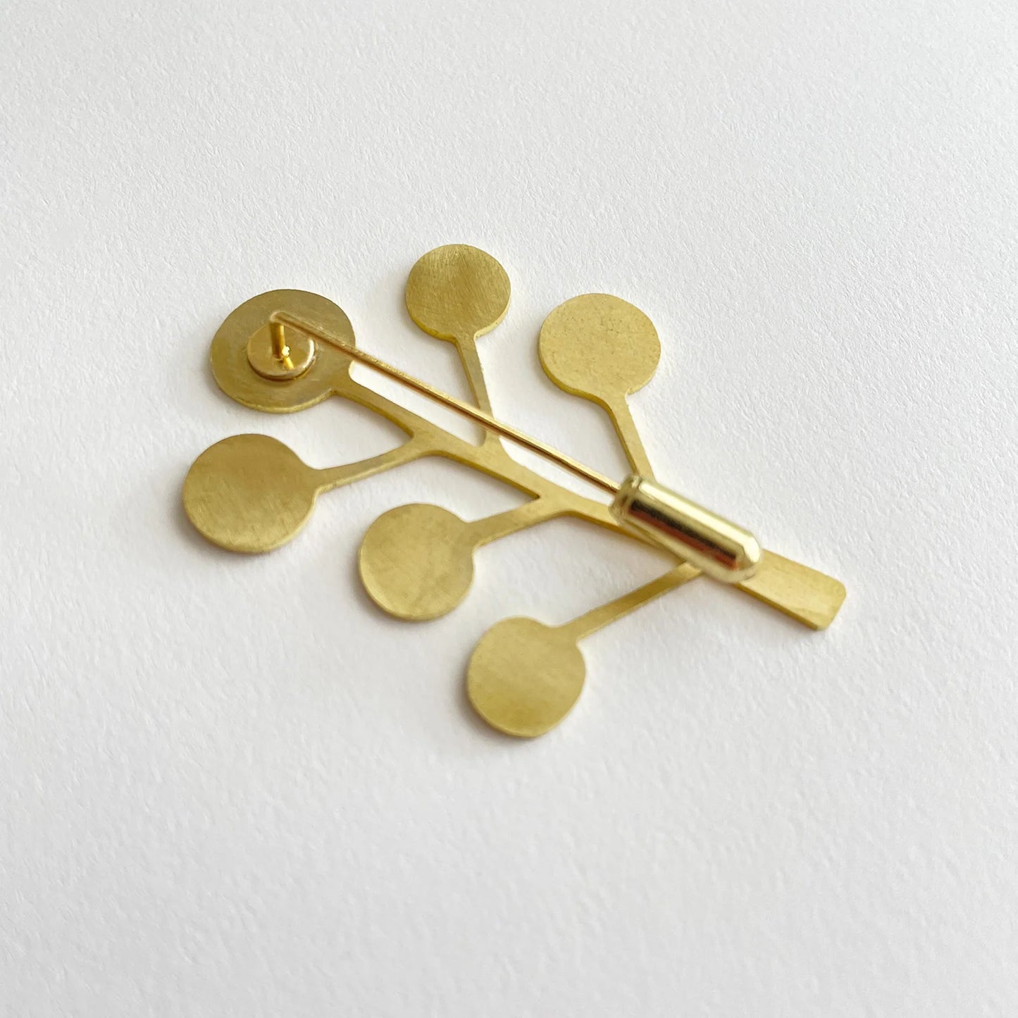 Kelp Brass Pin