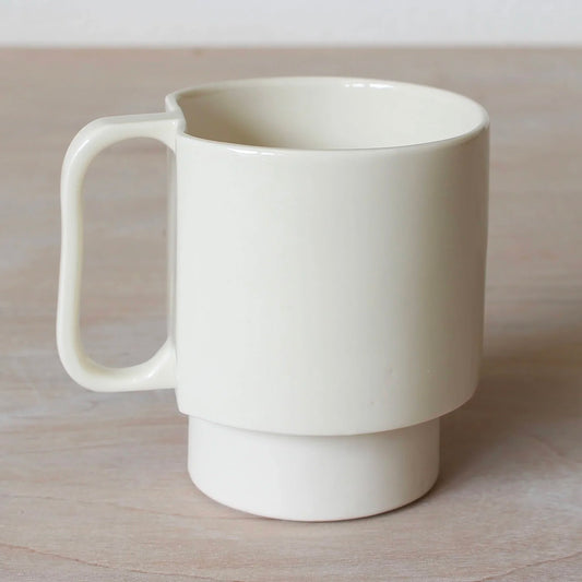 Medium Cup in White